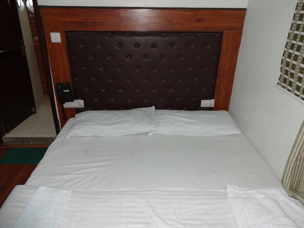 Rams Inn Yeni Delhi Oda fotoğraf