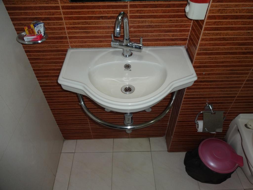 Rams Inn Yeni Delhi Oda fotoğraf